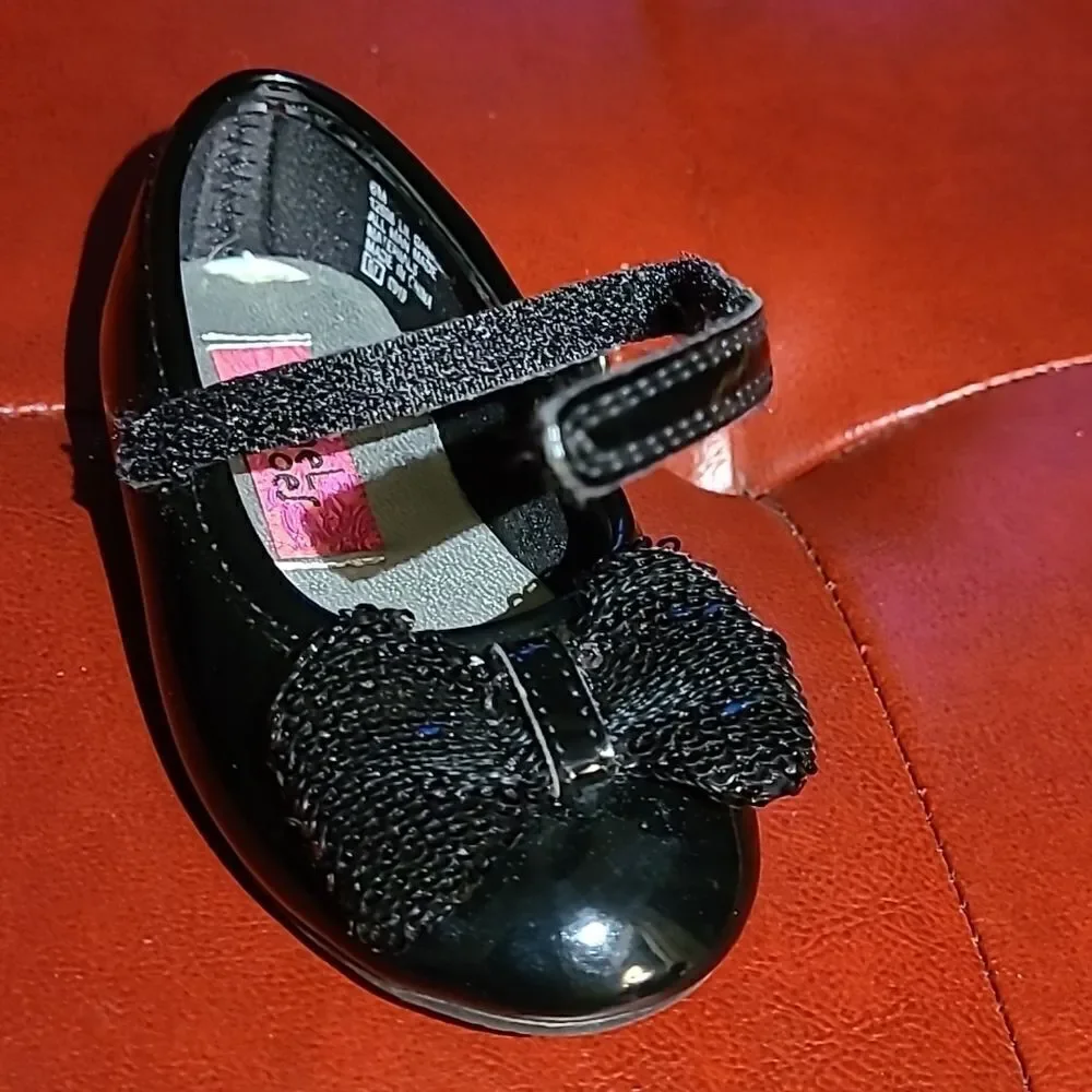 Rachel Shoes sz 6M black patent leather